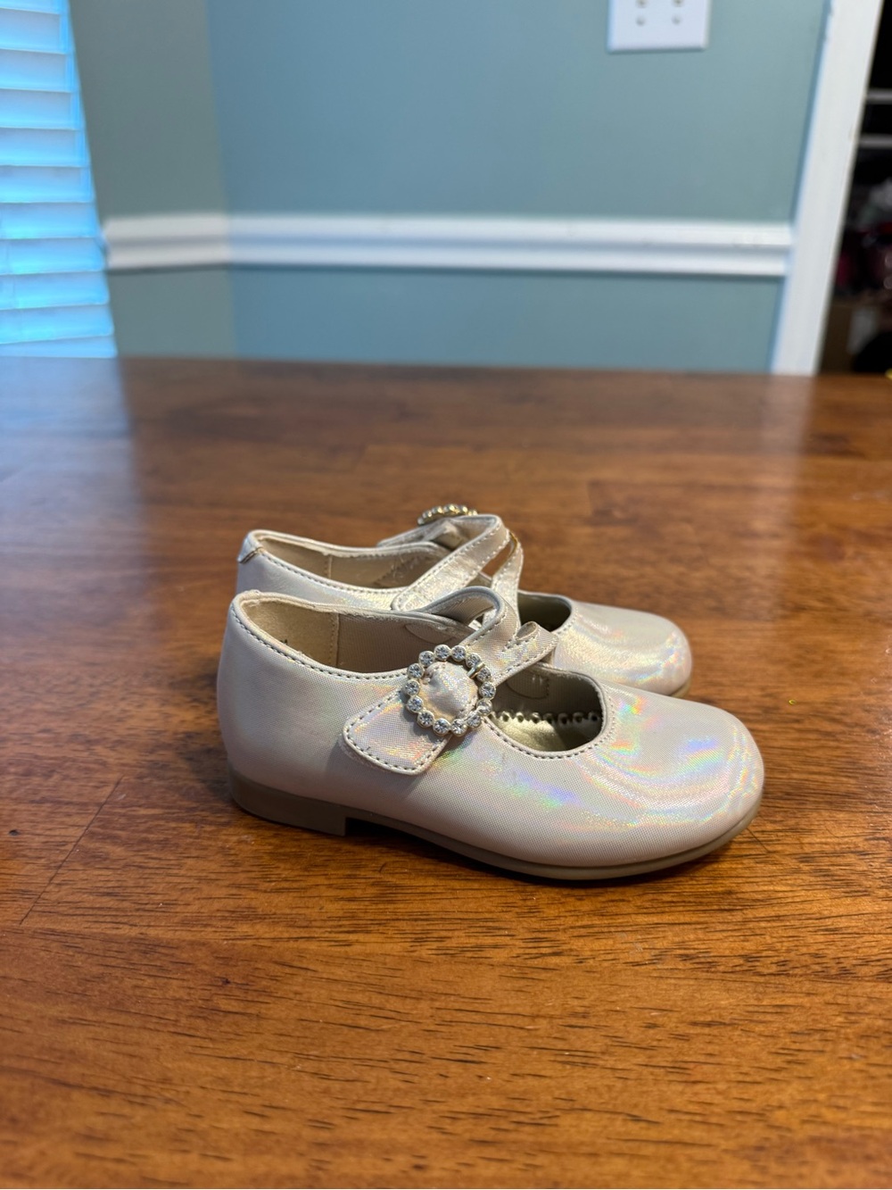 Rachel Shoes Portia Girls Ivory Shimmer Iridescent Mary Jane Dress Shoes size 6